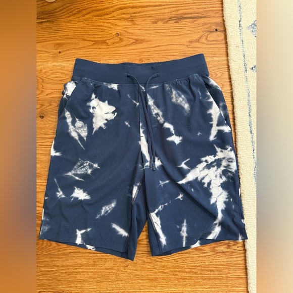 Lululemon T.H.E. Linerless Short 9" Indigo Ice Print Blue Multi Size Small Mens - Picture 4 of 13